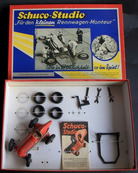 Schuco-Studio with Mercedes-Benz Racer US-Zone Tinmodel with frictiondrive in original box (2226)